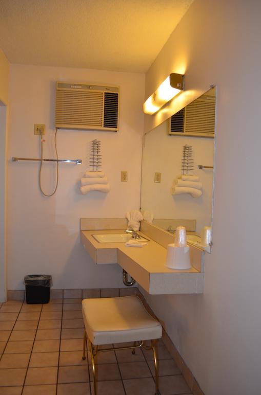 Tropics Motor Hotel Indio Zimmer foto
